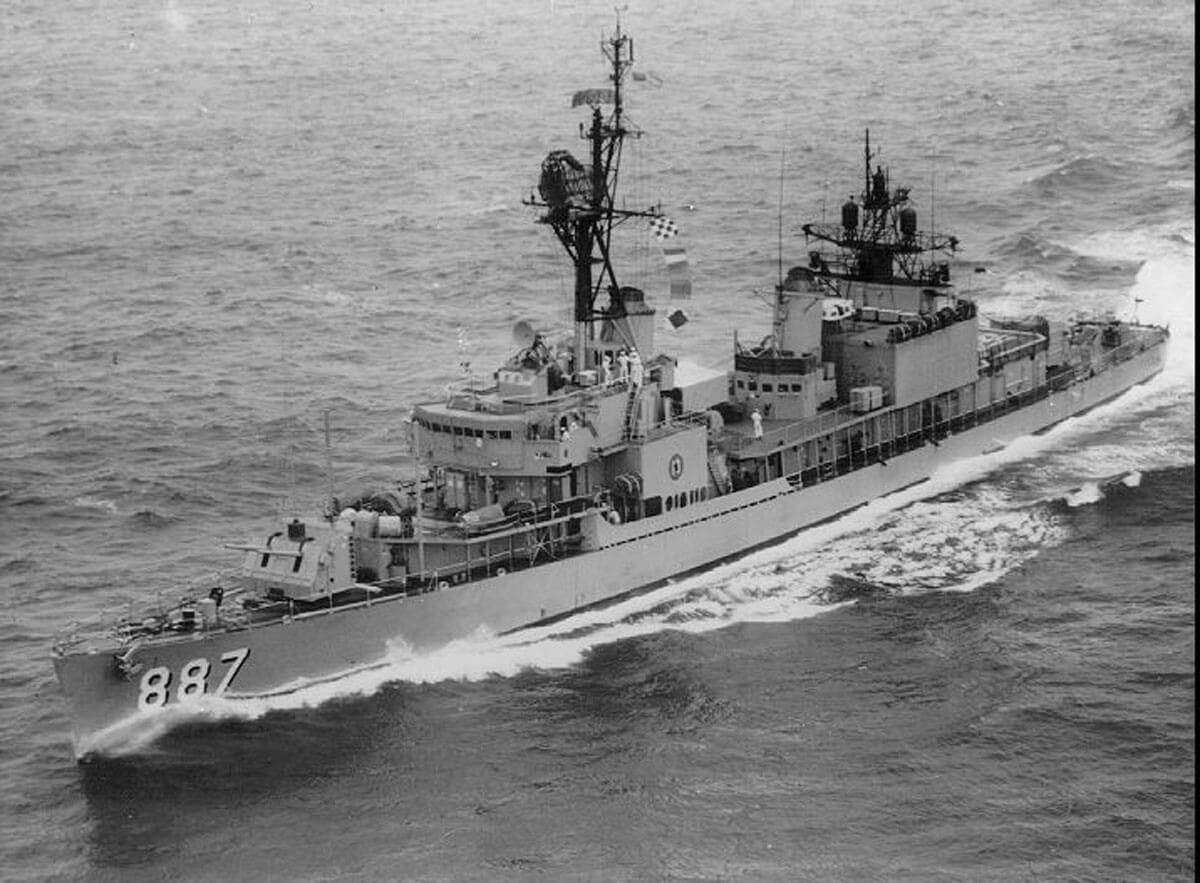 USS-Brinkley-Bass-DD887