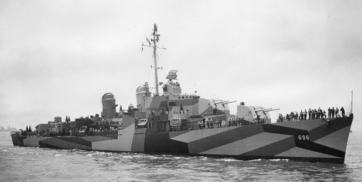 USS_Ault_(DD-698)