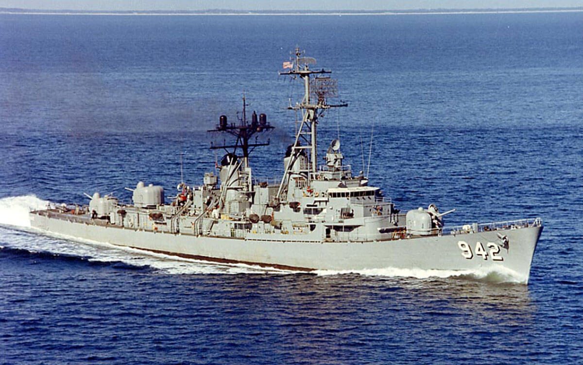 USS_Bigelow_(DD-942)